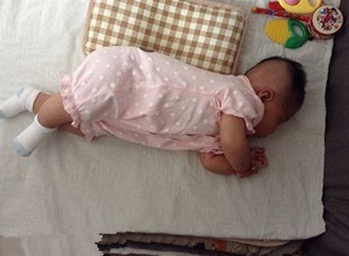 the 6-month-old baby was sleepy, the family rushed to the hospital, and the doctor accused the mother of being too ignorant after examination